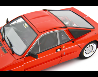 Lancia 037 Rally Stradale 1982 Rosso Laudoracing 1:18 Resinemodell (Türen, Motorhaube... nicht zu öffnen!)